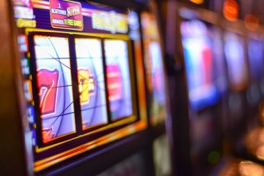 yixuan platform interface showing sports, live tables, and slots categories